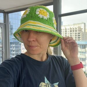 Crochet Daisy bucket hat